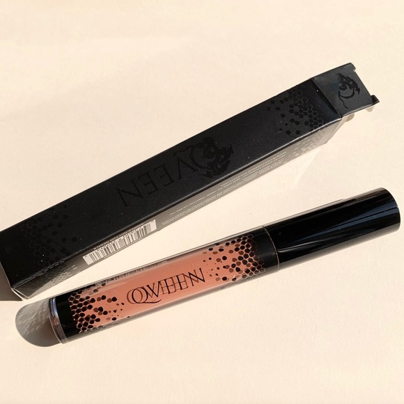 QVEEN - Thick Skin - Satin Matte - Picture 5 of 5